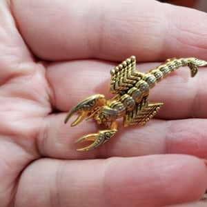 Rhodium plated SCORPION brooche